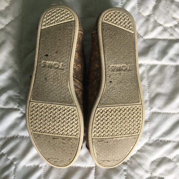 TOMS rose gold leaf pattern blush classic Alpargatas slip on shoes - Picture 7 of 8